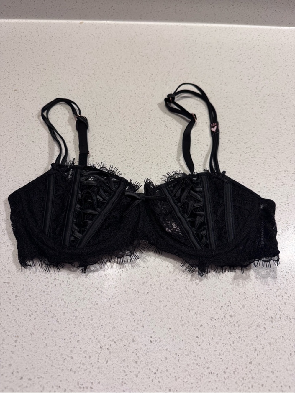 Victoria’s Secret Sz 32B Dream Angels Push Up Bra Non Padding Underwire Black